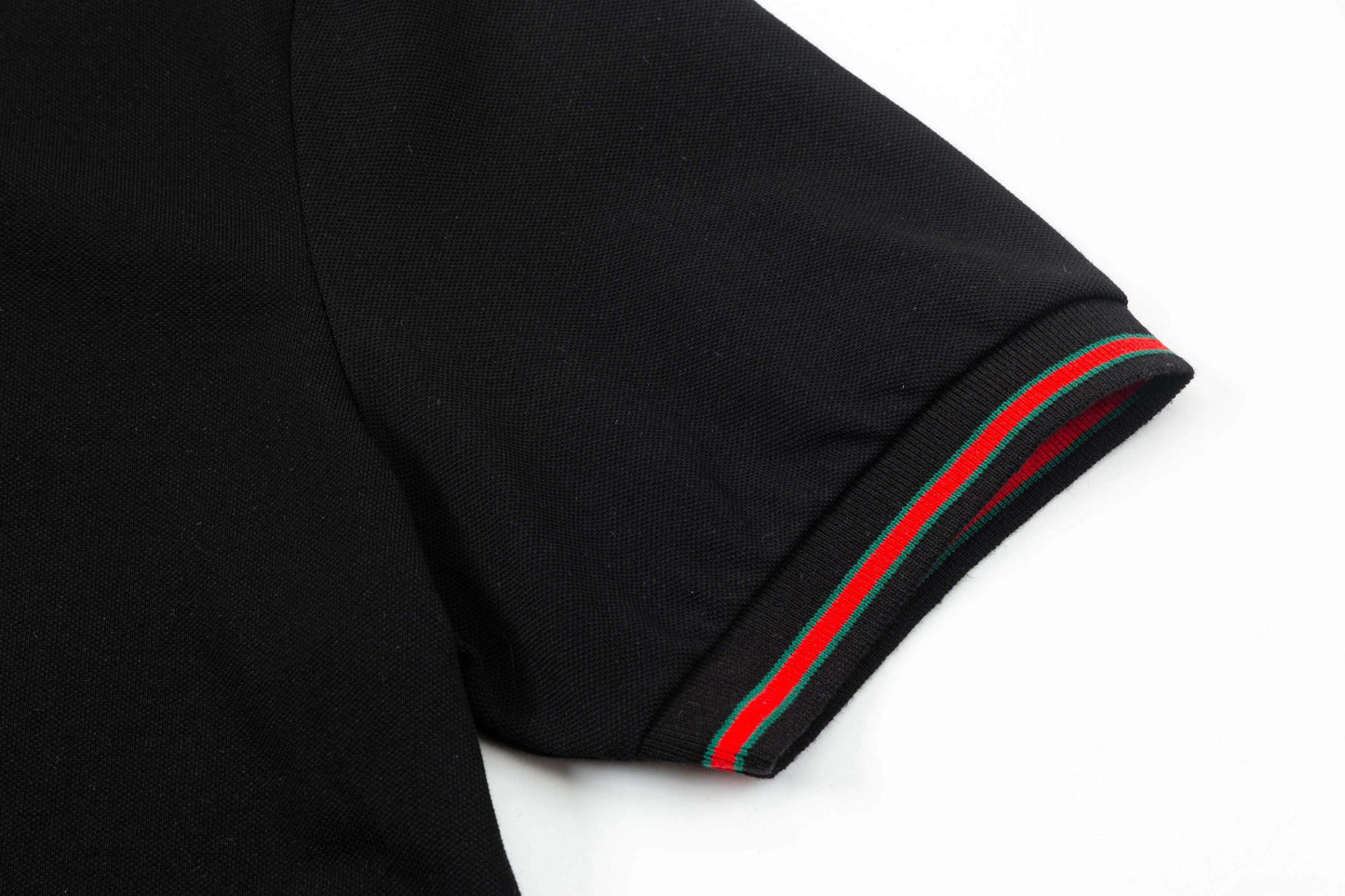 Polo con diseño de rayas