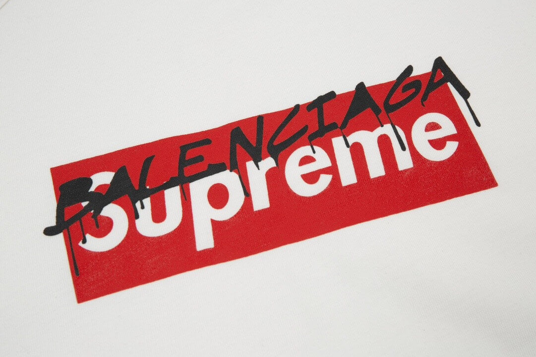 Camiseta clásica con estampado rojo