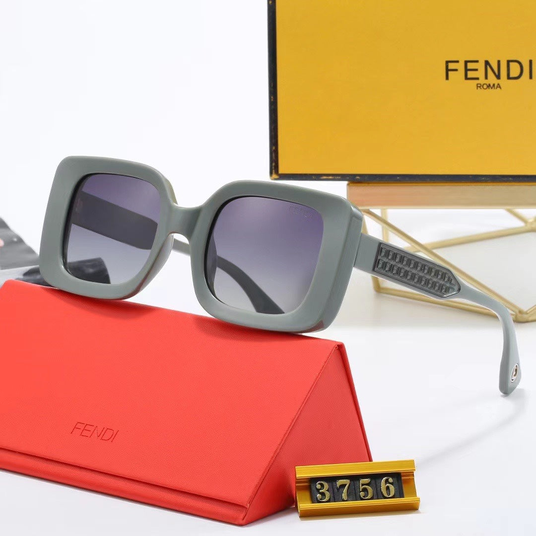 Gafas de sol con montura cuadrada