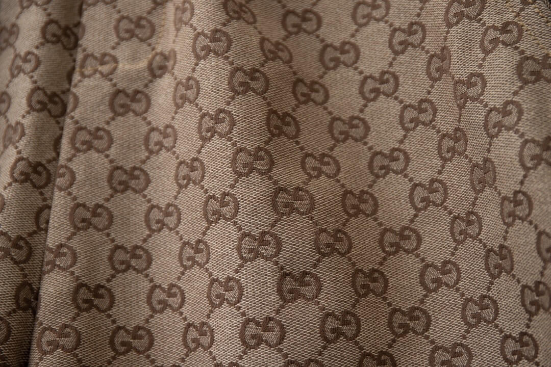 Short marron à imprimé intégral