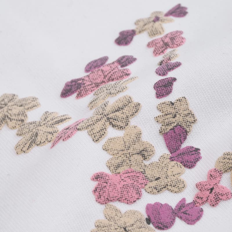 Camiseta con estampado floral abullonado