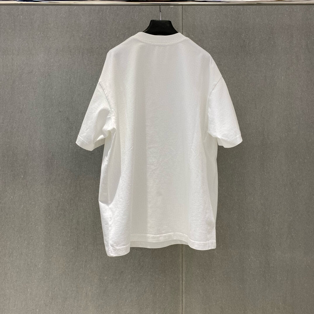 Camiseta con bordado exquisito