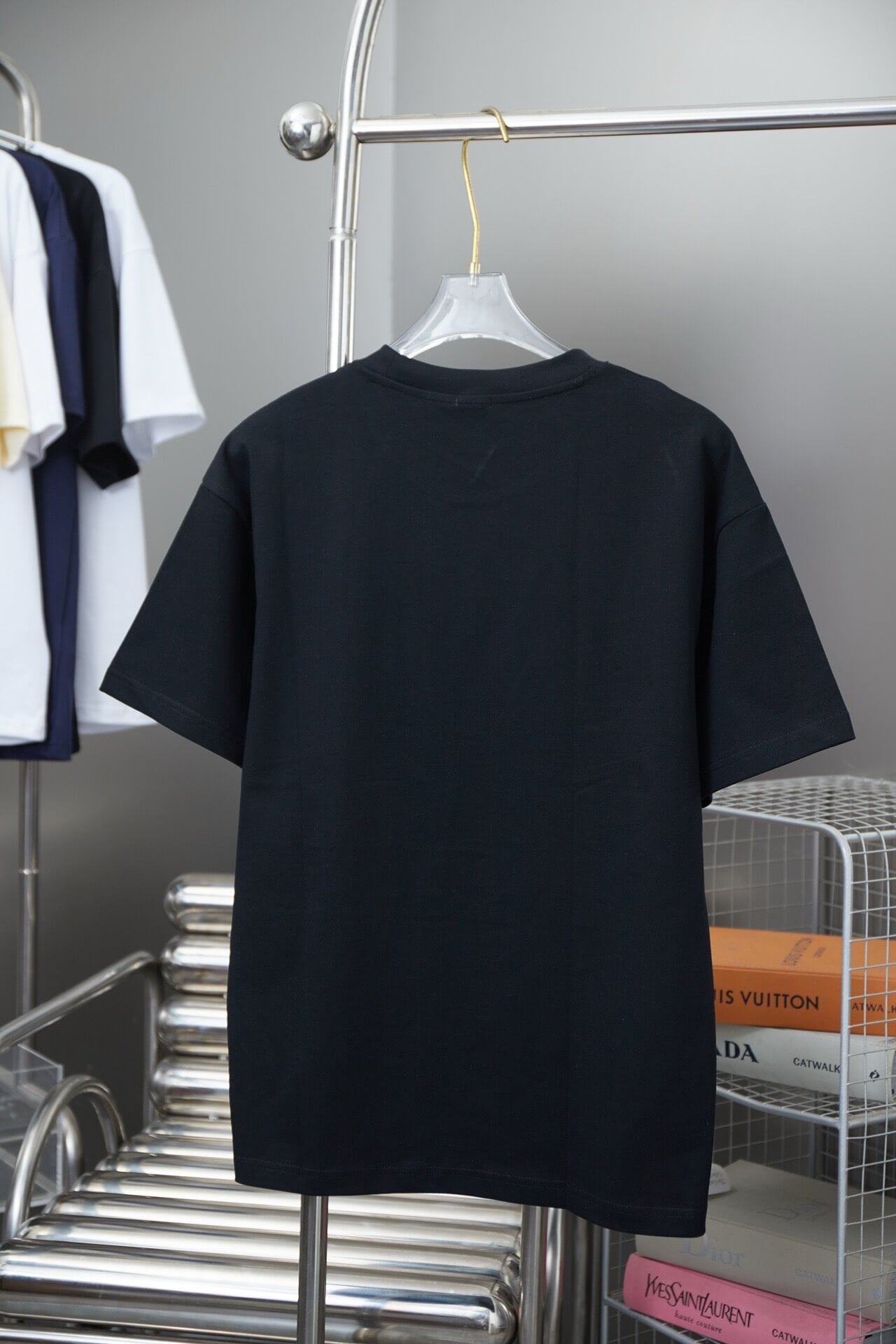 Camiseta con bordado de conejo