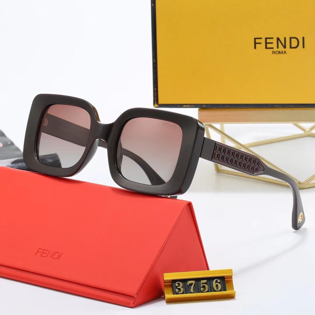 Gafas de sol con montura cuadrada