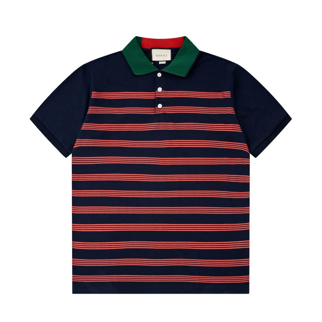 Polo de rayas de color en contraste