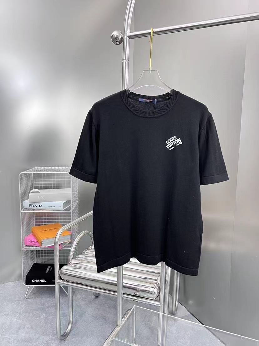 Camiseta con bordado de alfileres