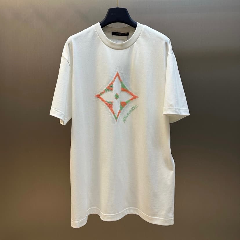 Camiseta clásica con diamantes de imitación florales en 3D 2025