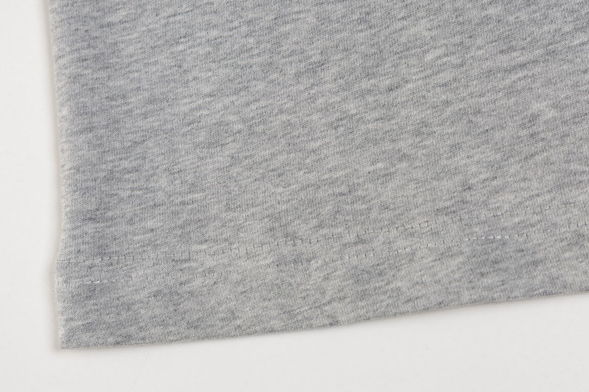 Camiseta con bordado de conejo