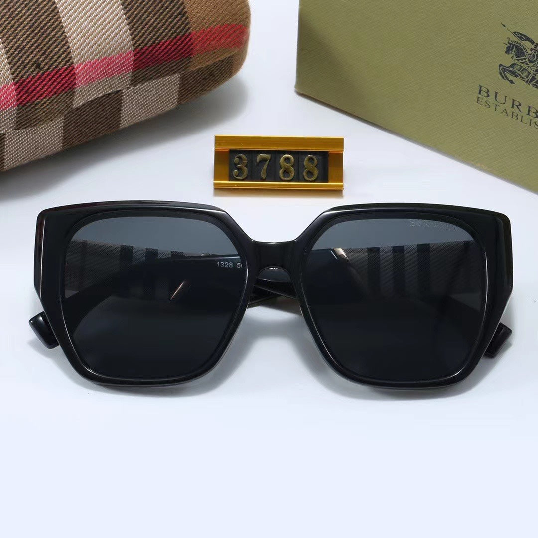 Gafas de sol clásicas con montura a cuadros