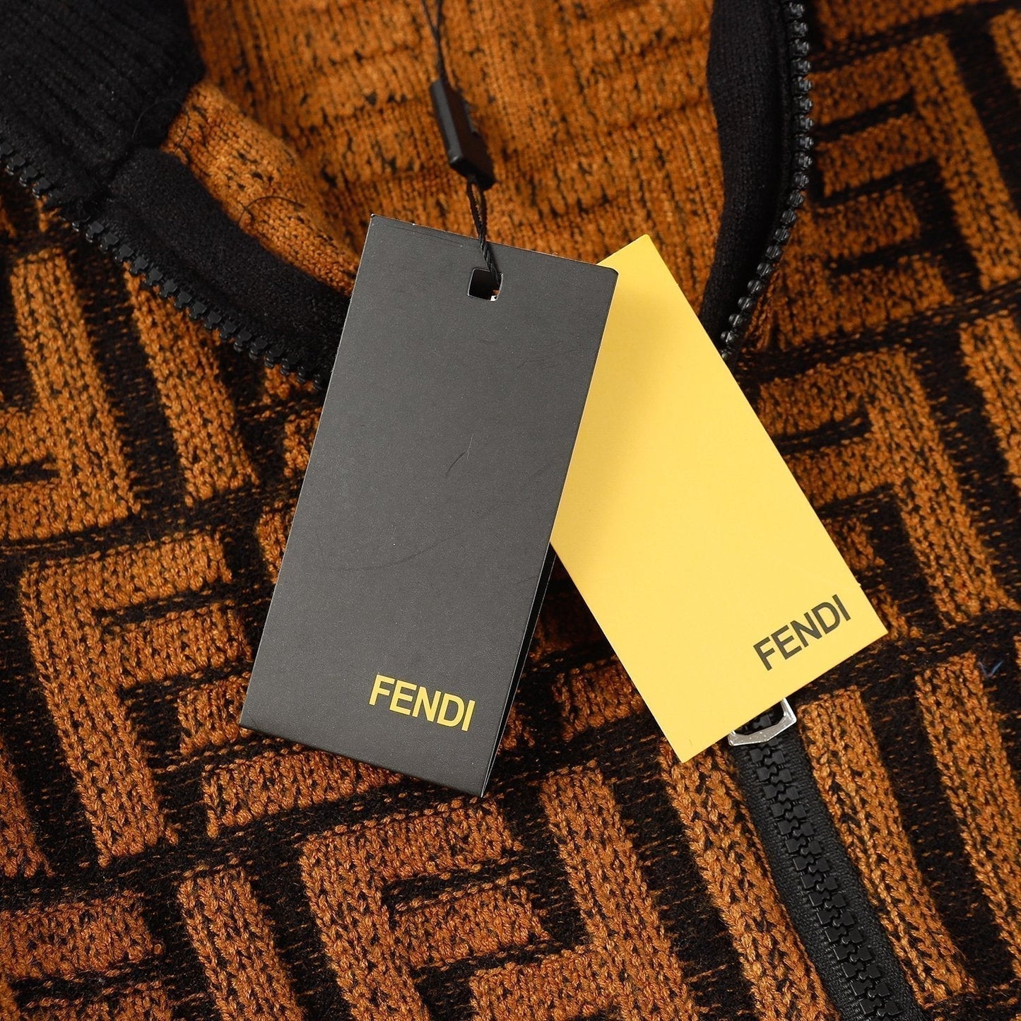 Chaqueta tipo suéter con estampado FF
