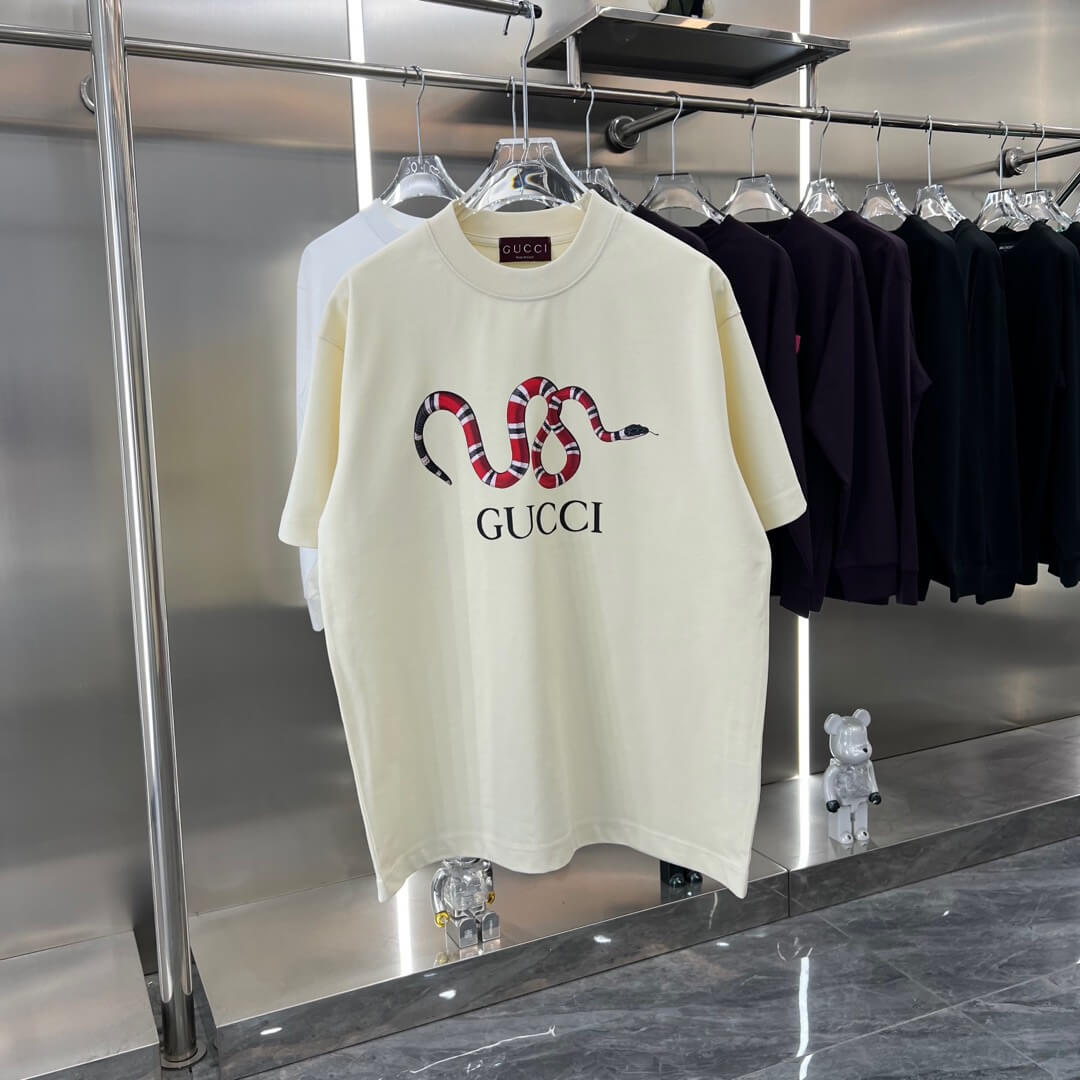 Camiseta con estampado de serpiente 2025