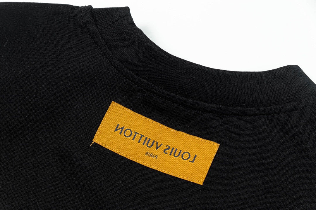 Camiseta con estampado de cadena
