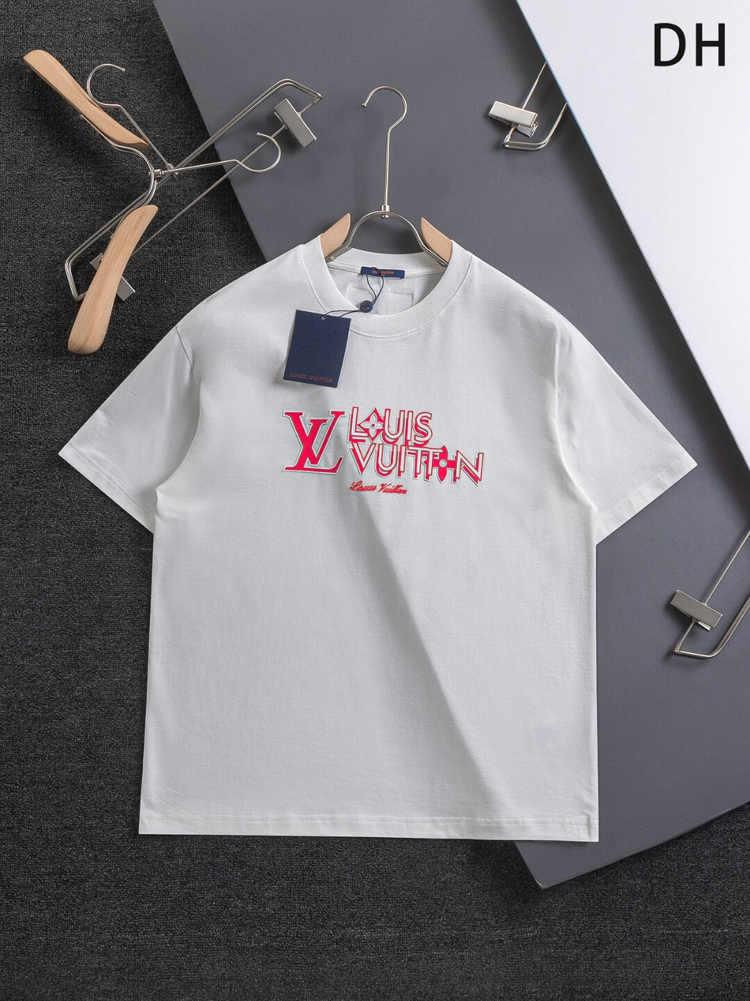 Camiseta con estampado de silicona 3D en el pecho