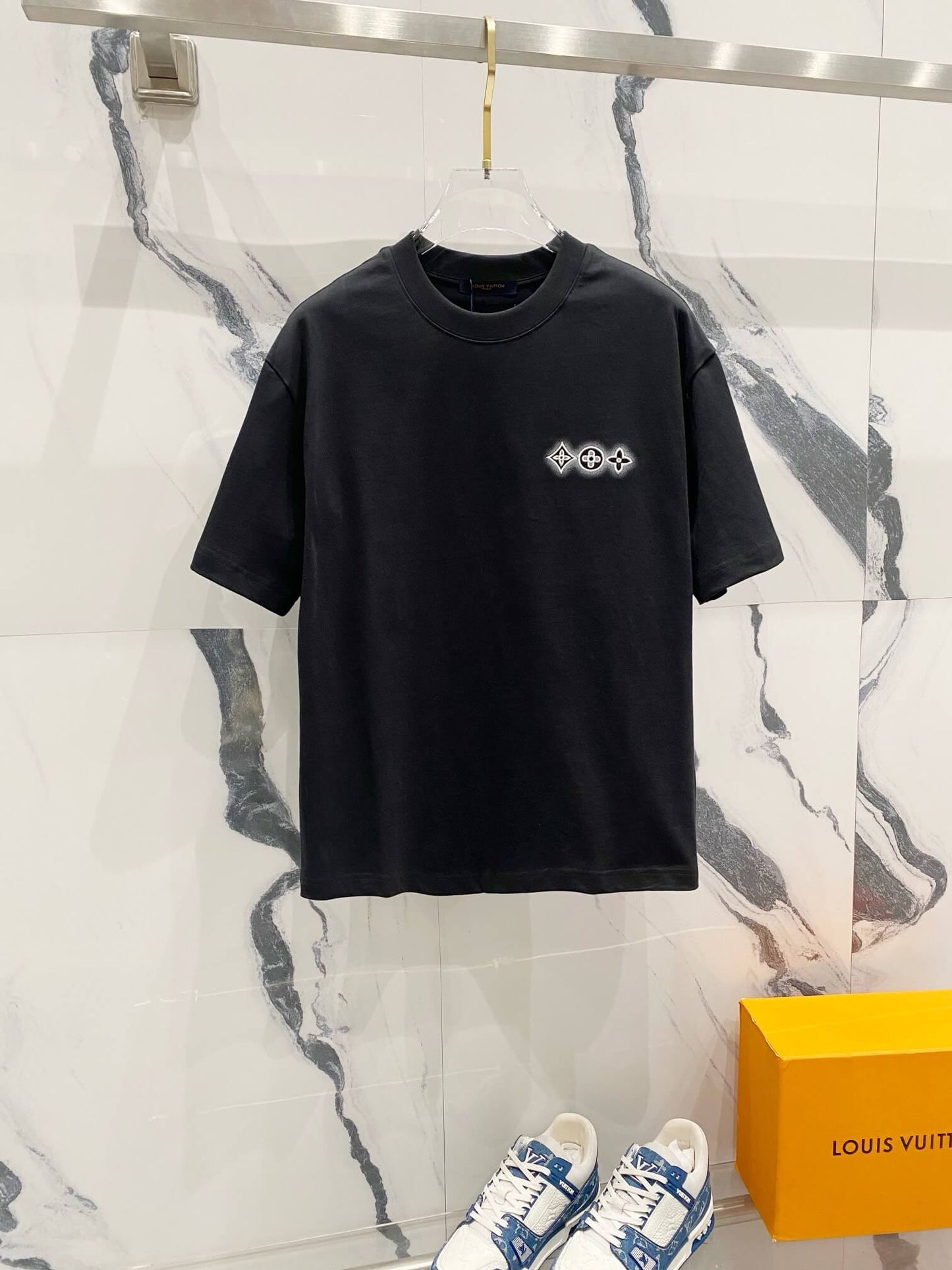 Camiseta bordada con inyección de tinta