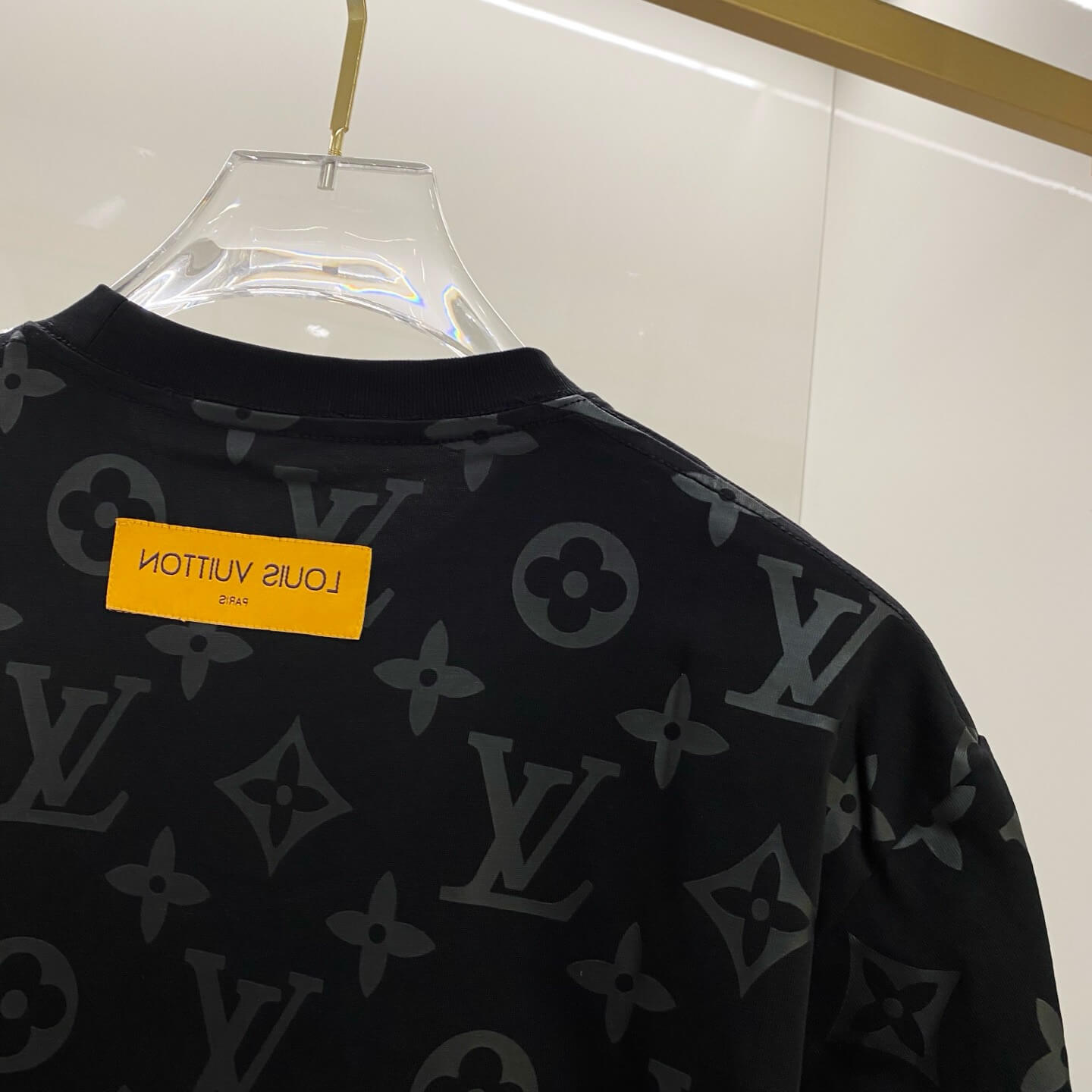 Camiseta con estampado a todo color