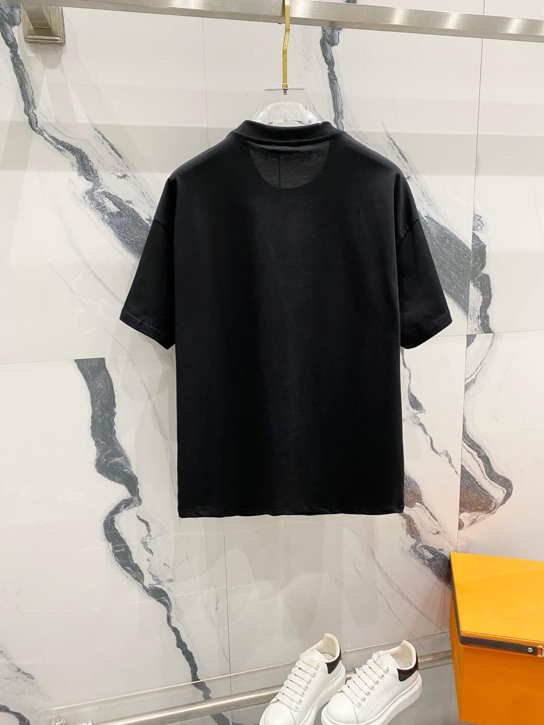 Camiseta con el alfabeto de París