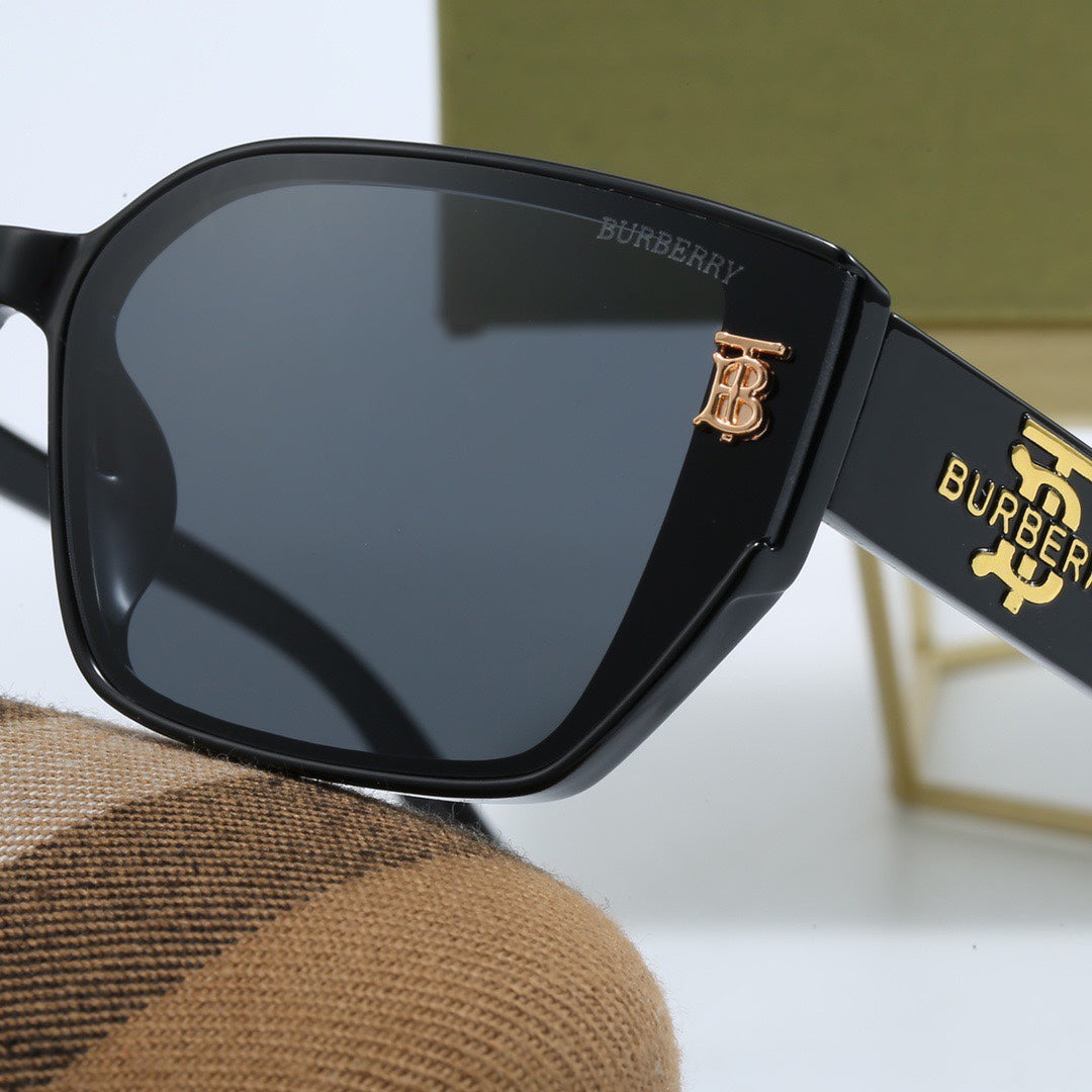 Gafas de sol con montura cuadrada