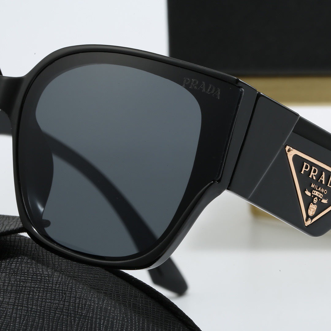 Gafas de sol retro con montura gruesa