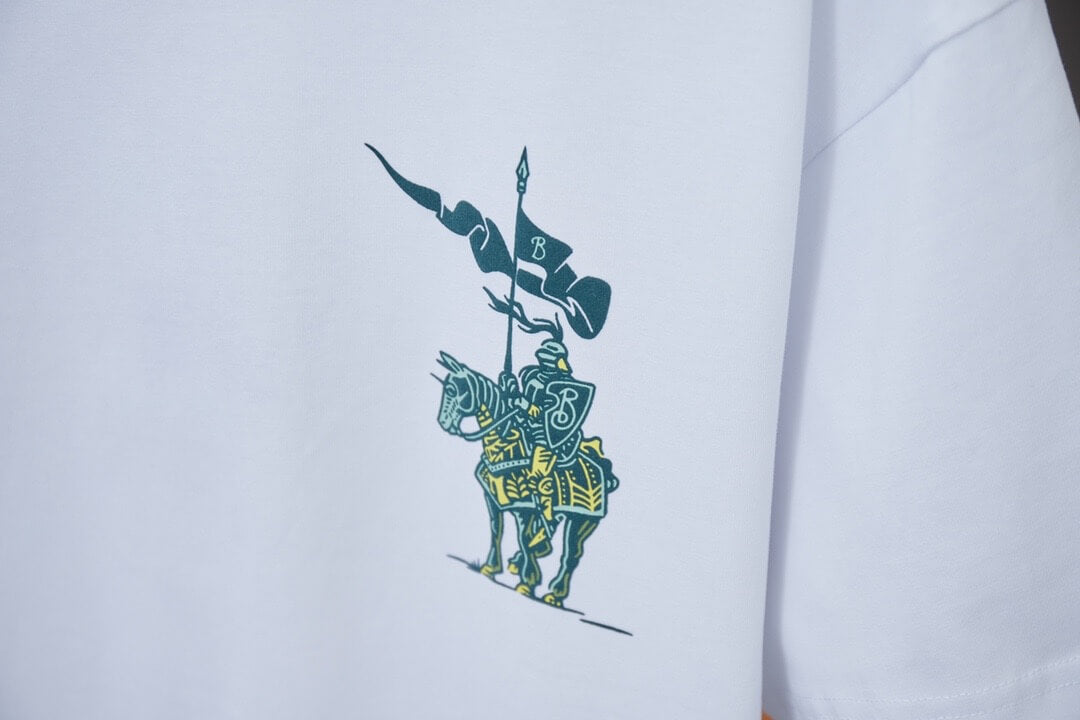 Camiseta con estampado de caballero