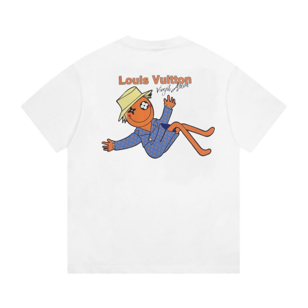 Camiseta blanca con estampado de muñeca