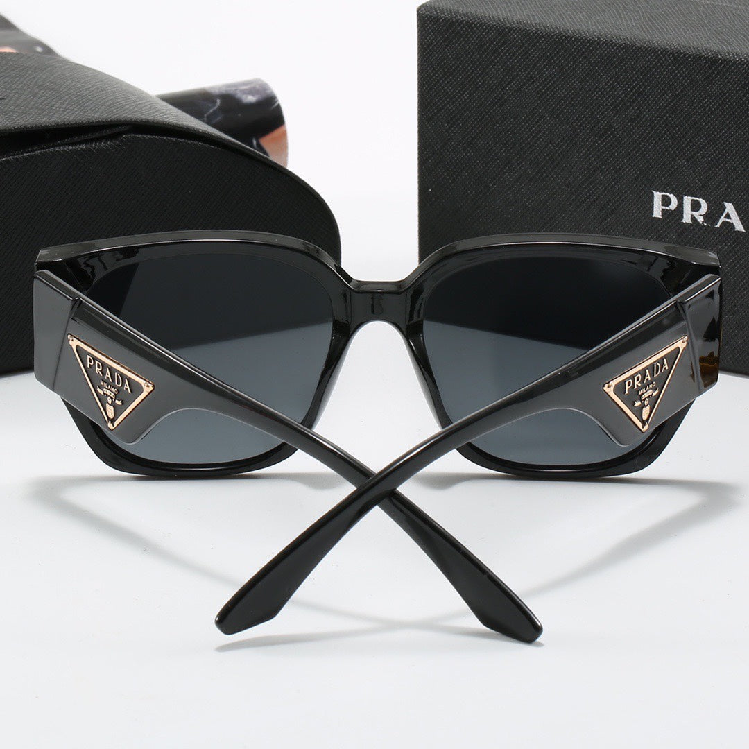 Gafas de sol retro con montura gruesa