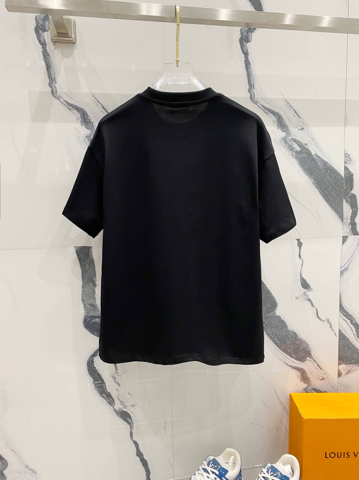 Camiseta con estampado de letras de doble sombra