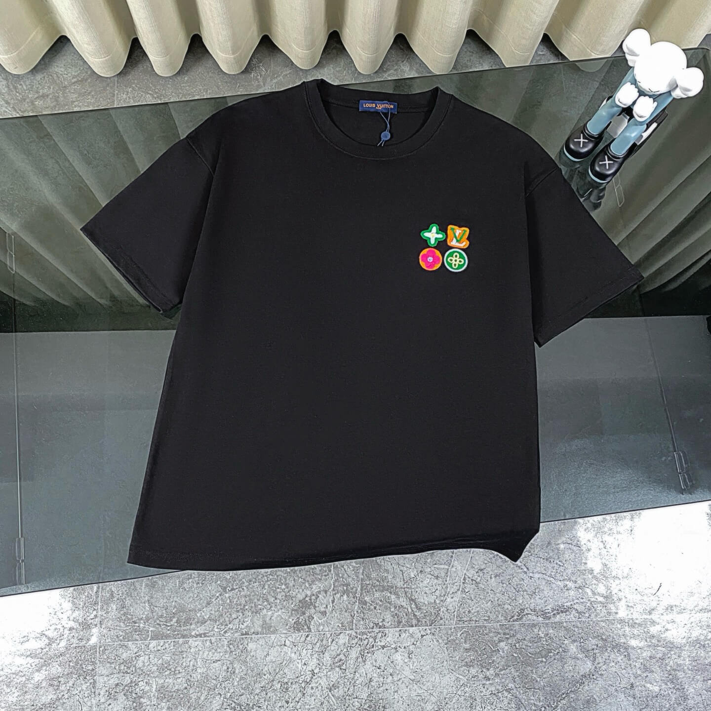 Camiseta con bordado de dopamina