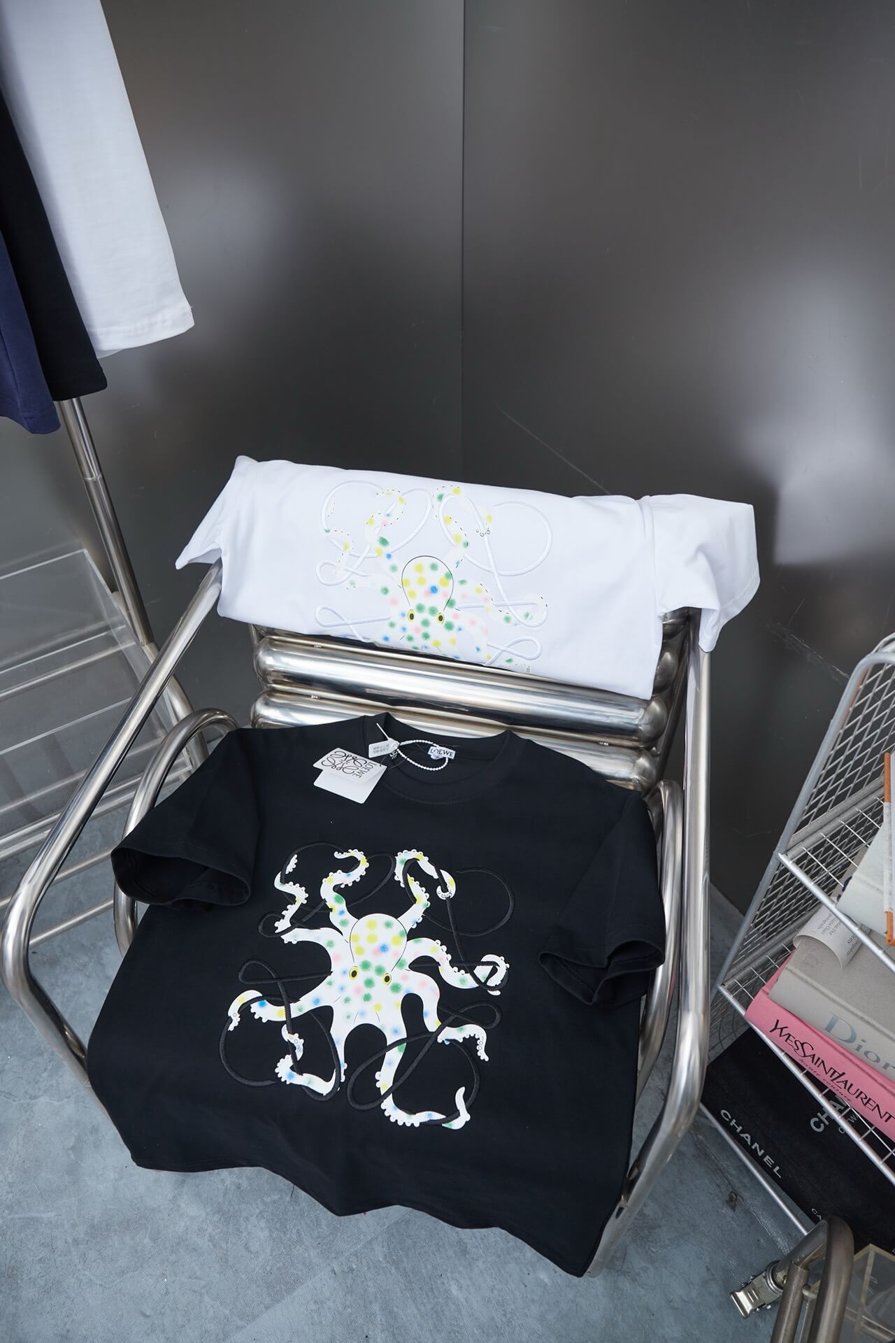 Camiseta con bordado de pulpo