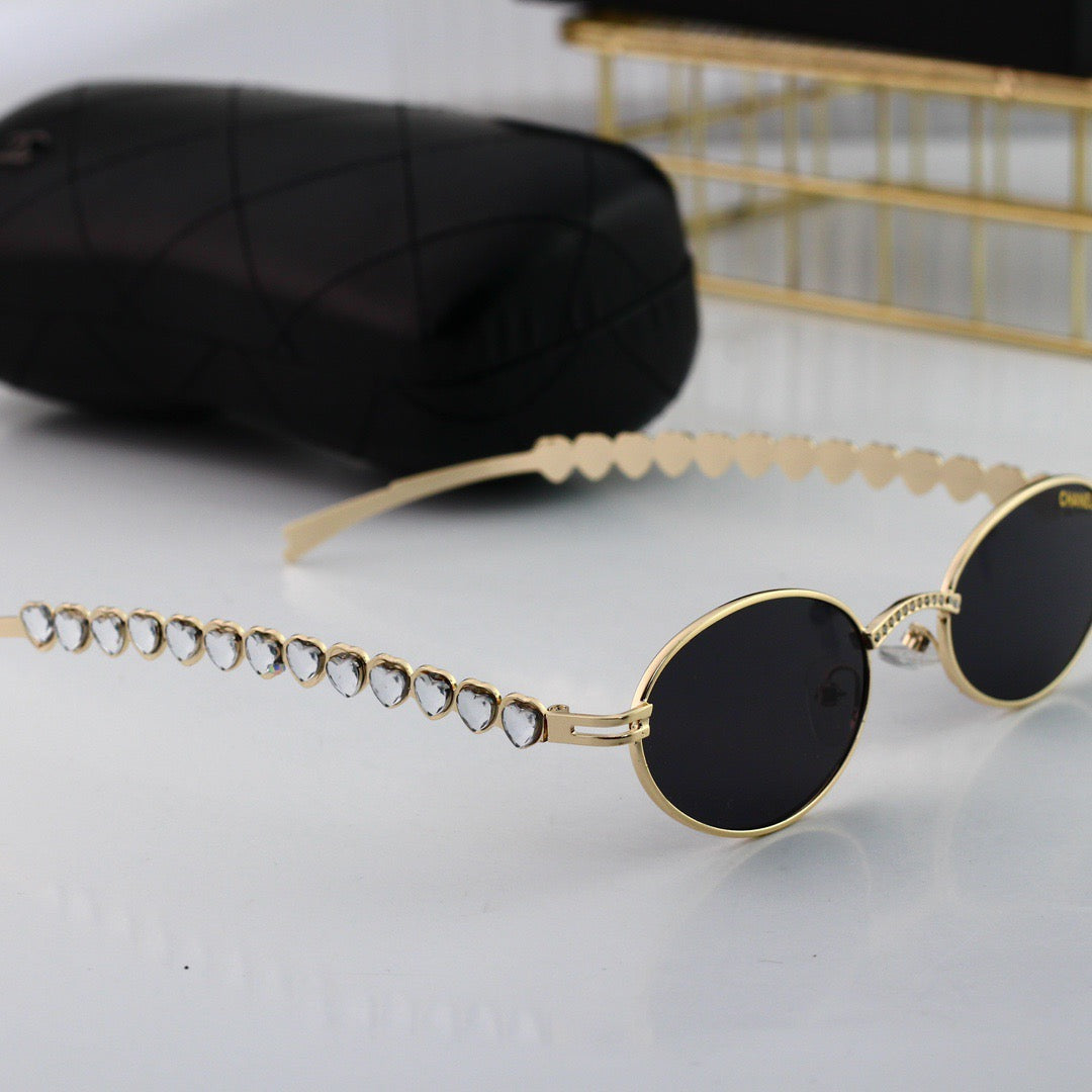 Gafas de sol vintage en forma de huevo con diamantes de imitación en forma de corazón
