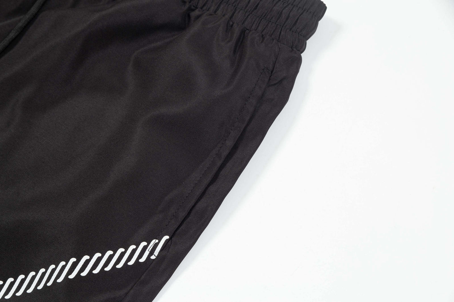 Pantalones cortos de playa de moda con forro de malla