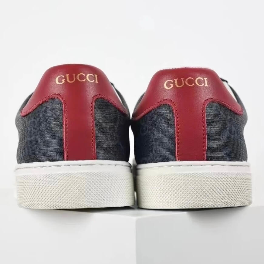 Zapatos negros con estampado completo