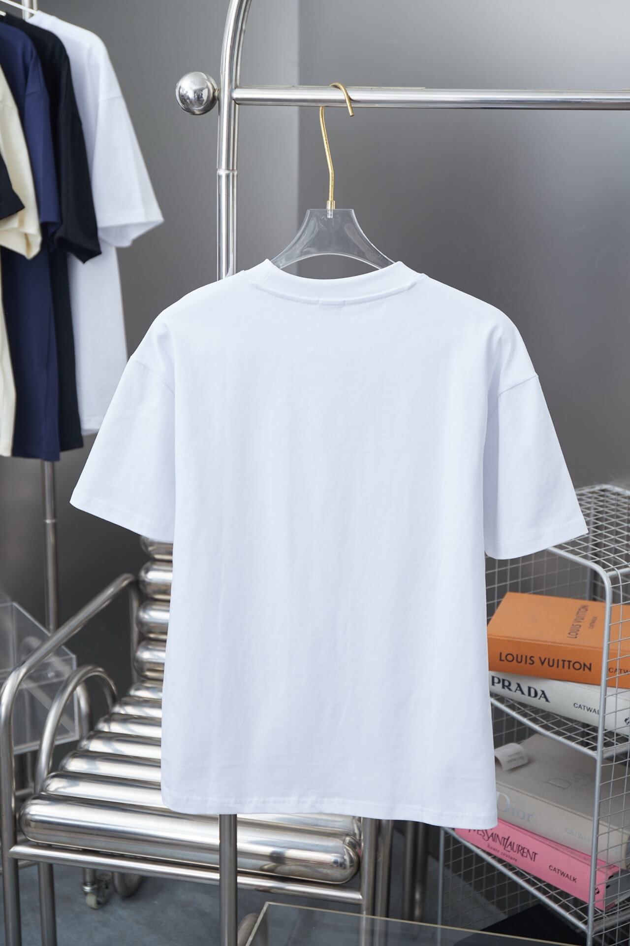 Camiseta con bordado de pulpo