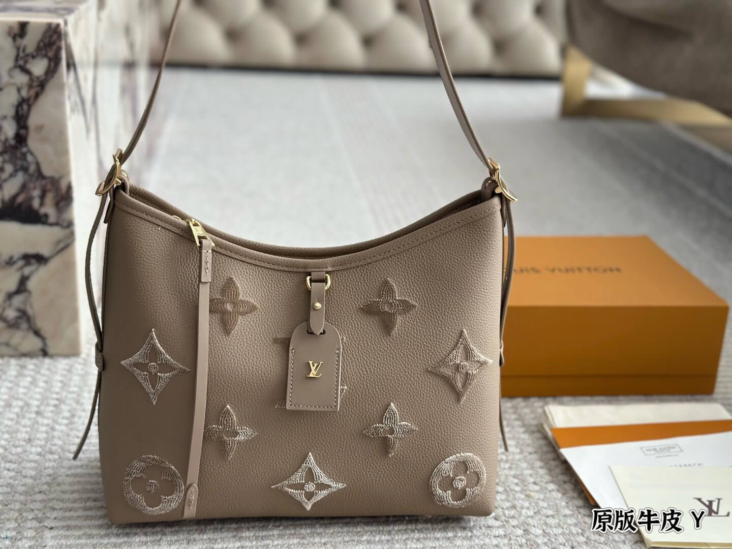 Bolso pequeño para uso diario con relieve