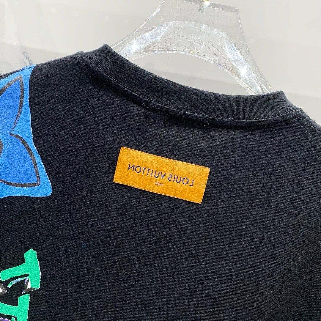 Camiseta con estampado de letras de colores