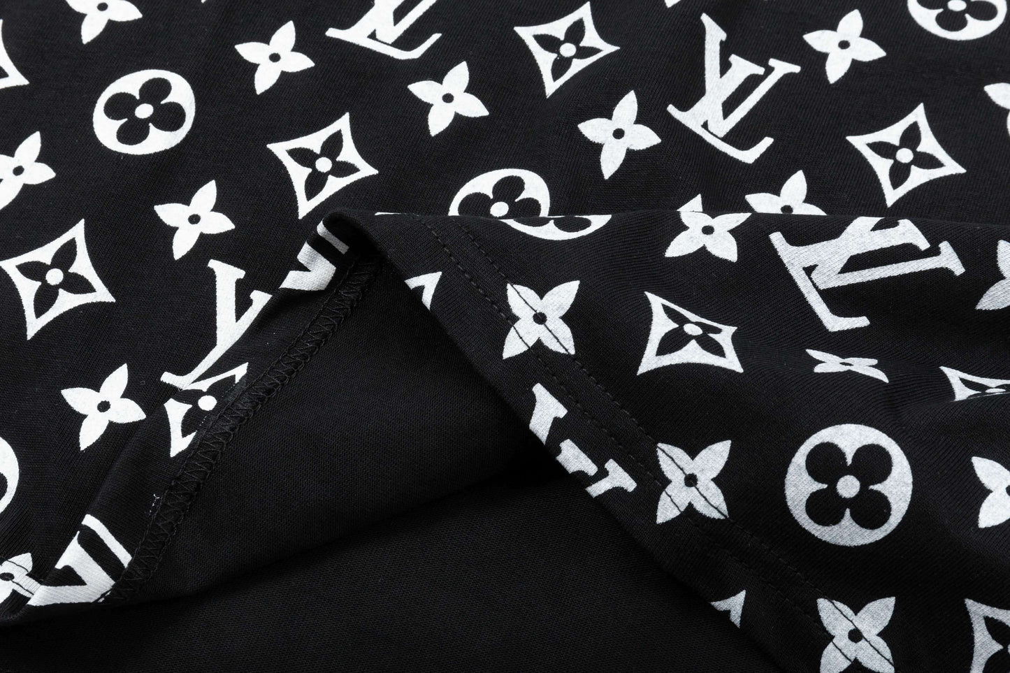 Camiseta con estampado completo de medio cuerpo