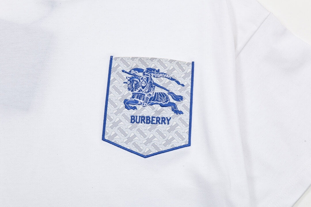 Camiseta con bordado de bolsillo de War Horse