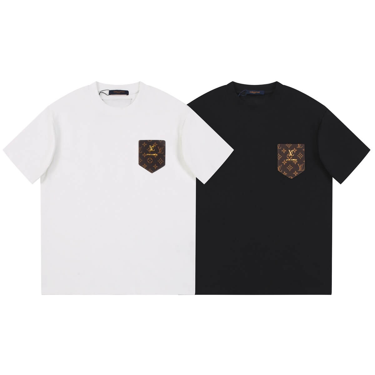 Camiseta con chapa con patrón de metal