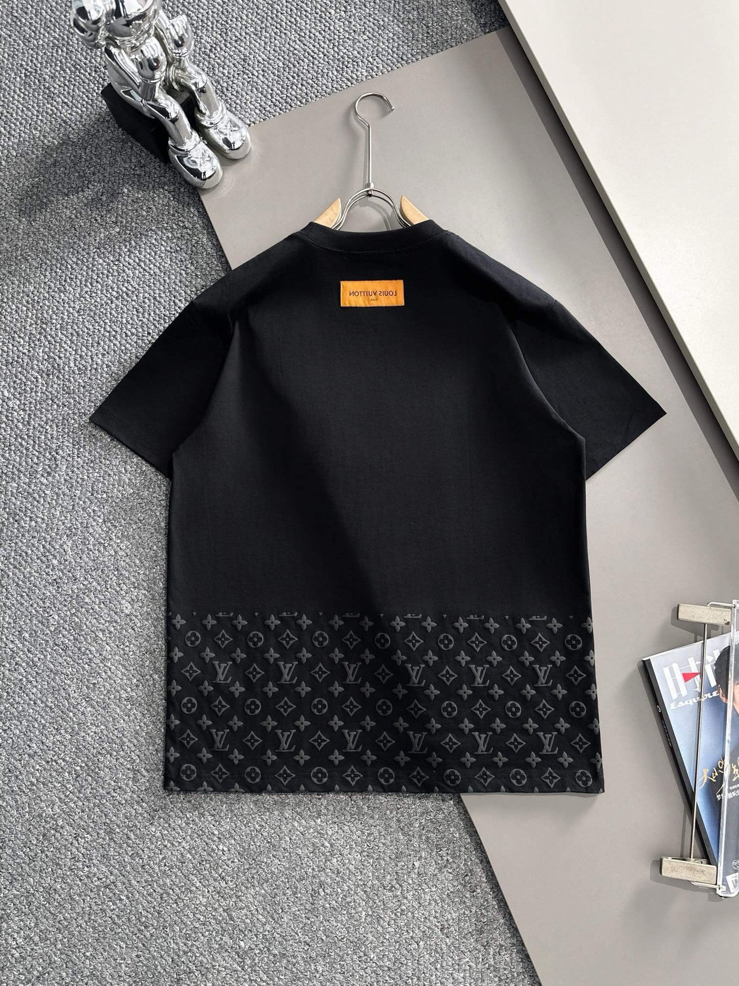 Nueva camiseta con bolsillo en el pecho