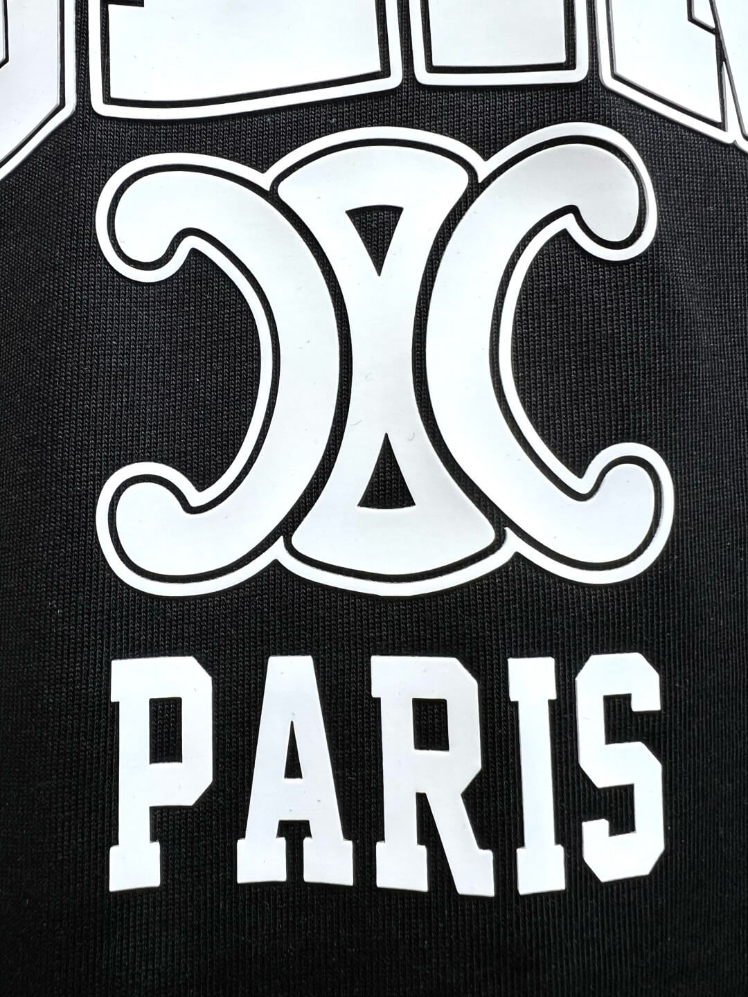 Camiseta clásica con estampado de letras
