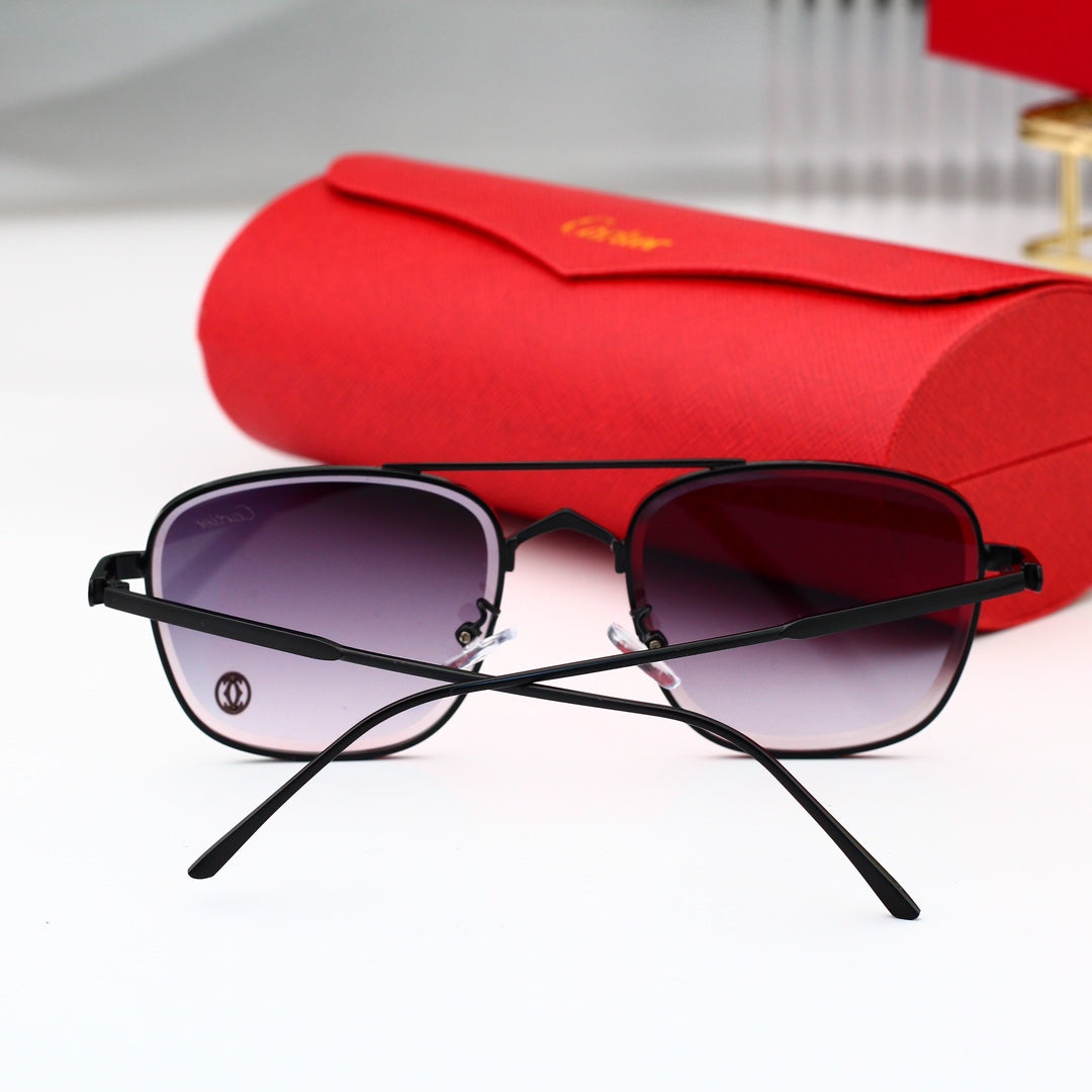 Gafas de sol con montura dorada