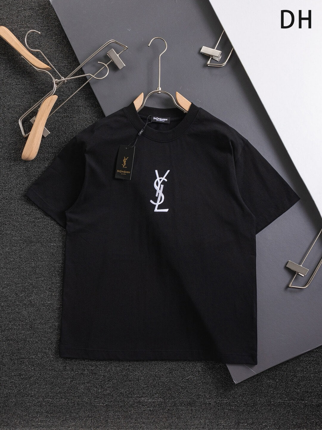 Nueva camiseta bordada