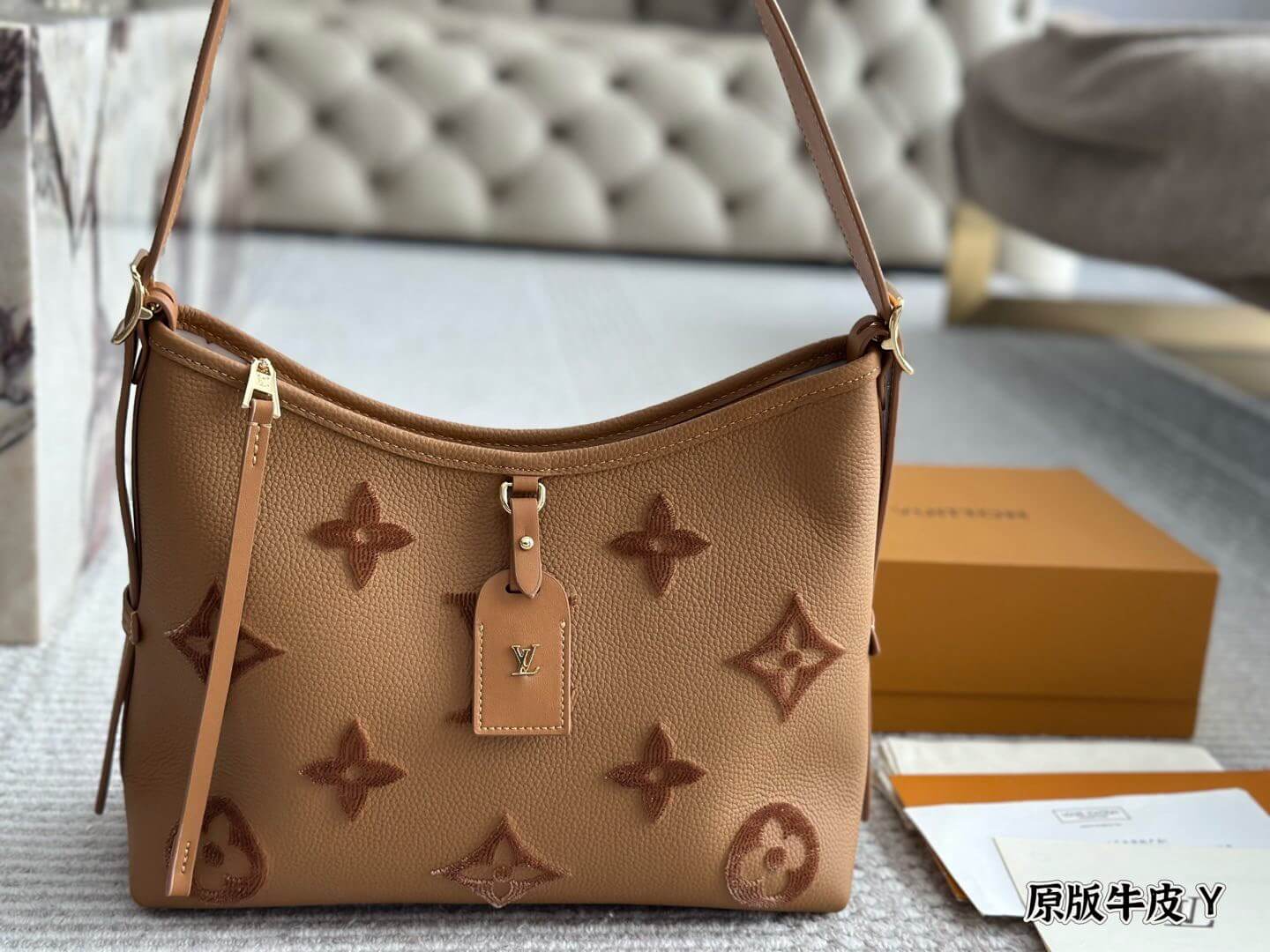 Bolso pequeño para uso diario con relieve