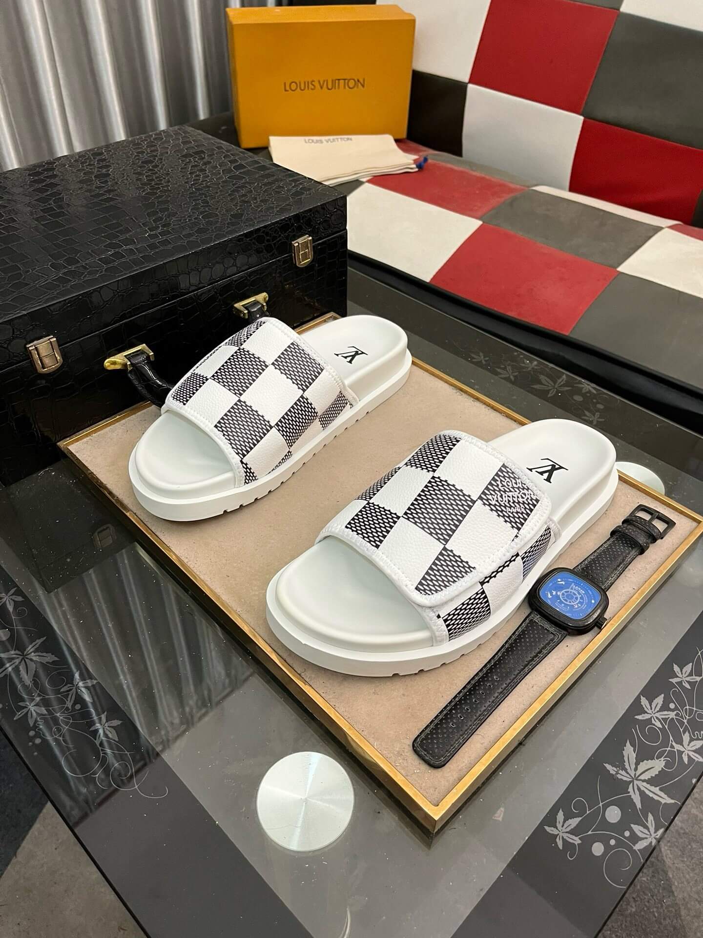 Chaussons à carreaux noirs