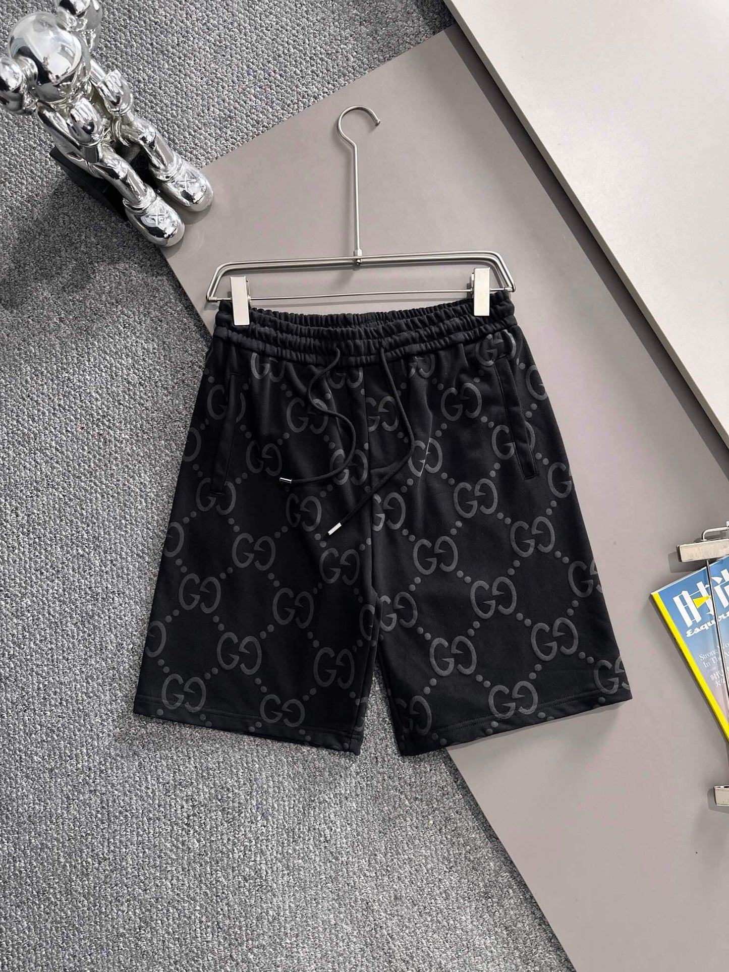 Short à poches plaquées et imprimé all-over