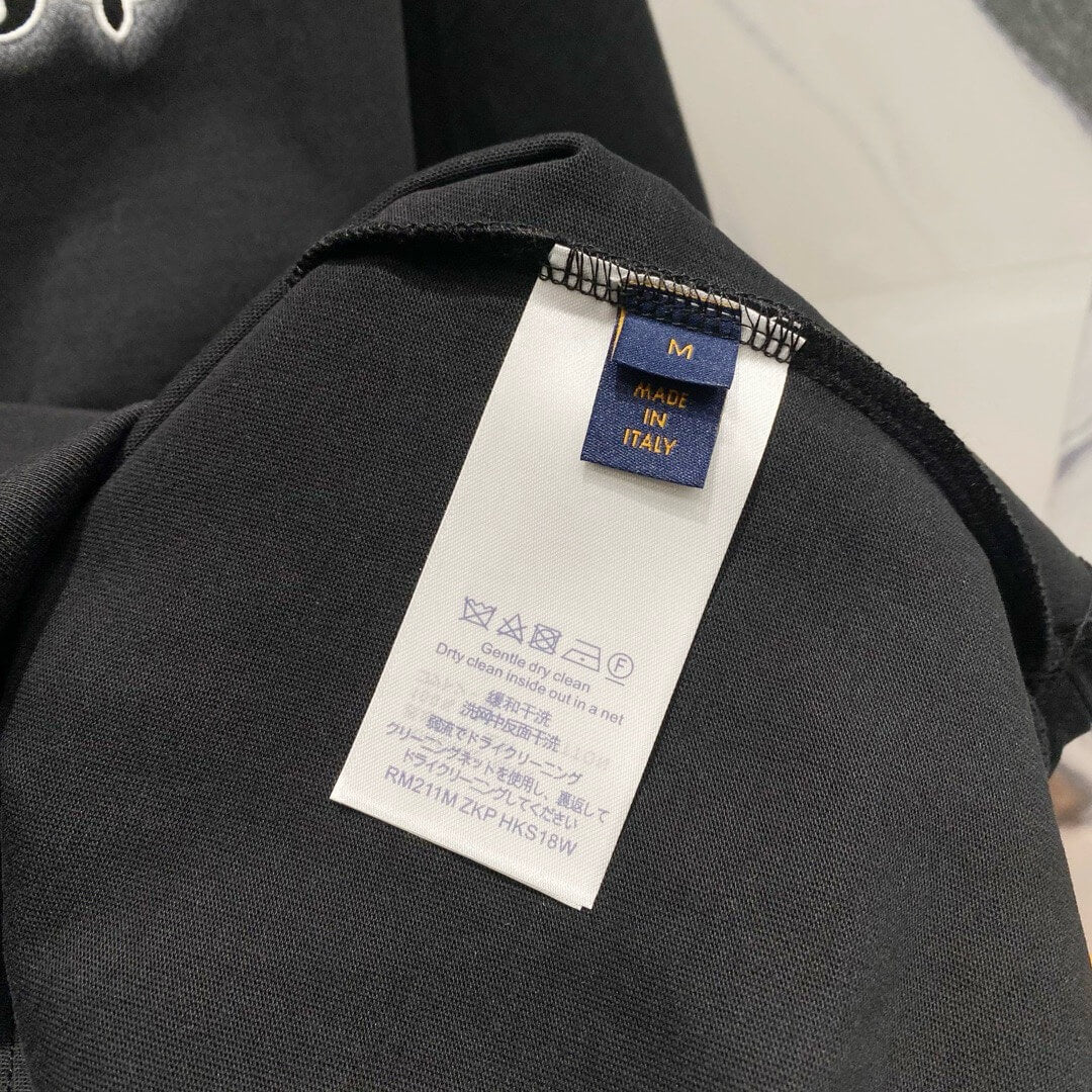 Camiseta bordada con inyección de tinta