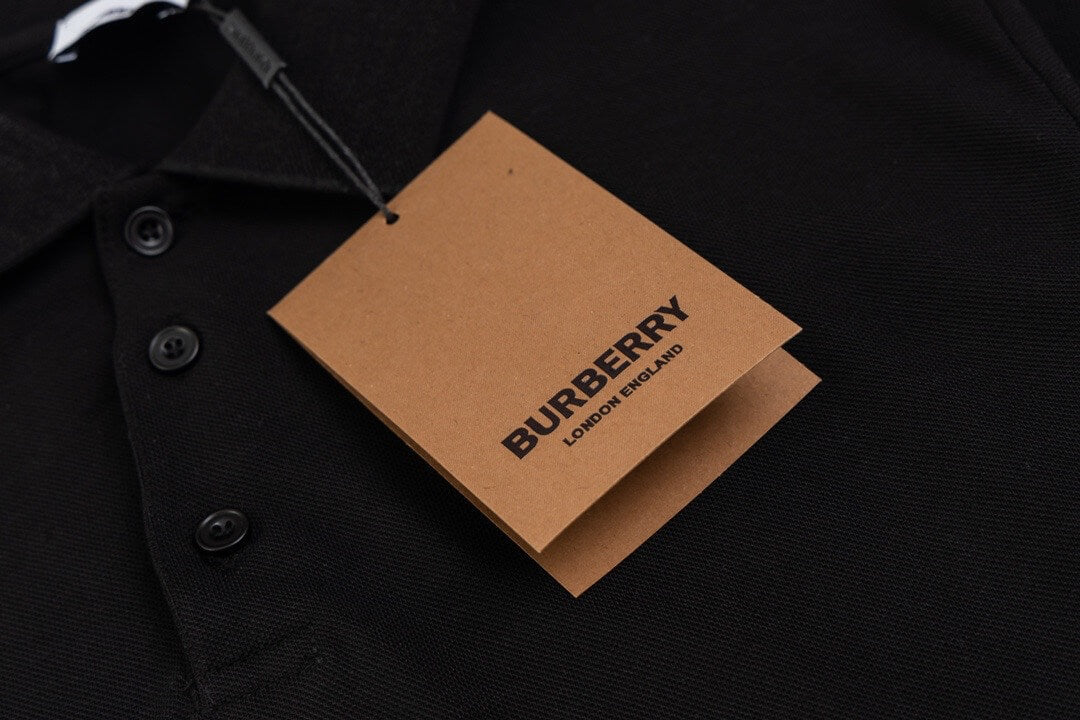 Camiseta polo con bordado de caballo de guerra en la cintura