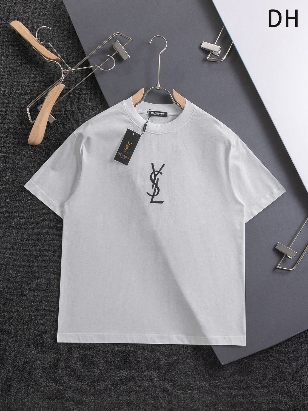 Nueva camiseta bordada