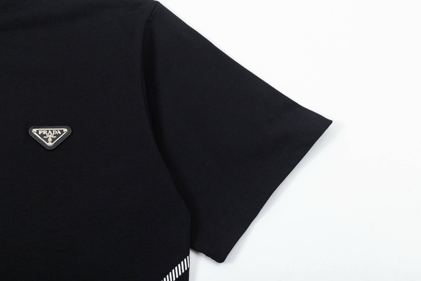 Camiseta clásica con estampado de triángulos