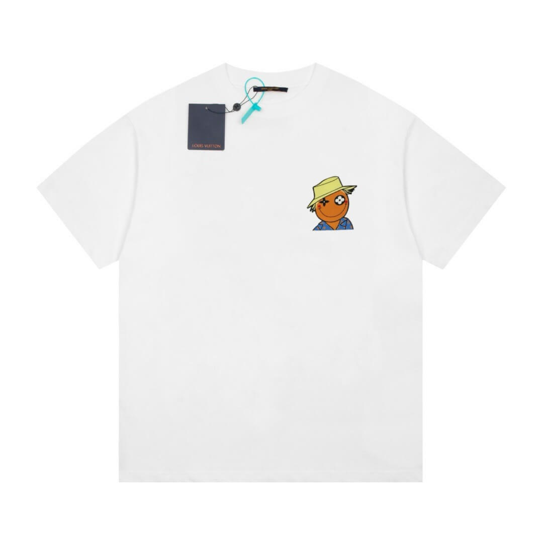 Camiseta blanca con estampado de muñeca