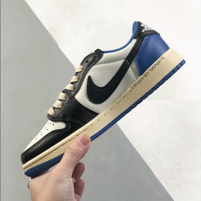 Zapatillas bajas con bloques de color negro y azul